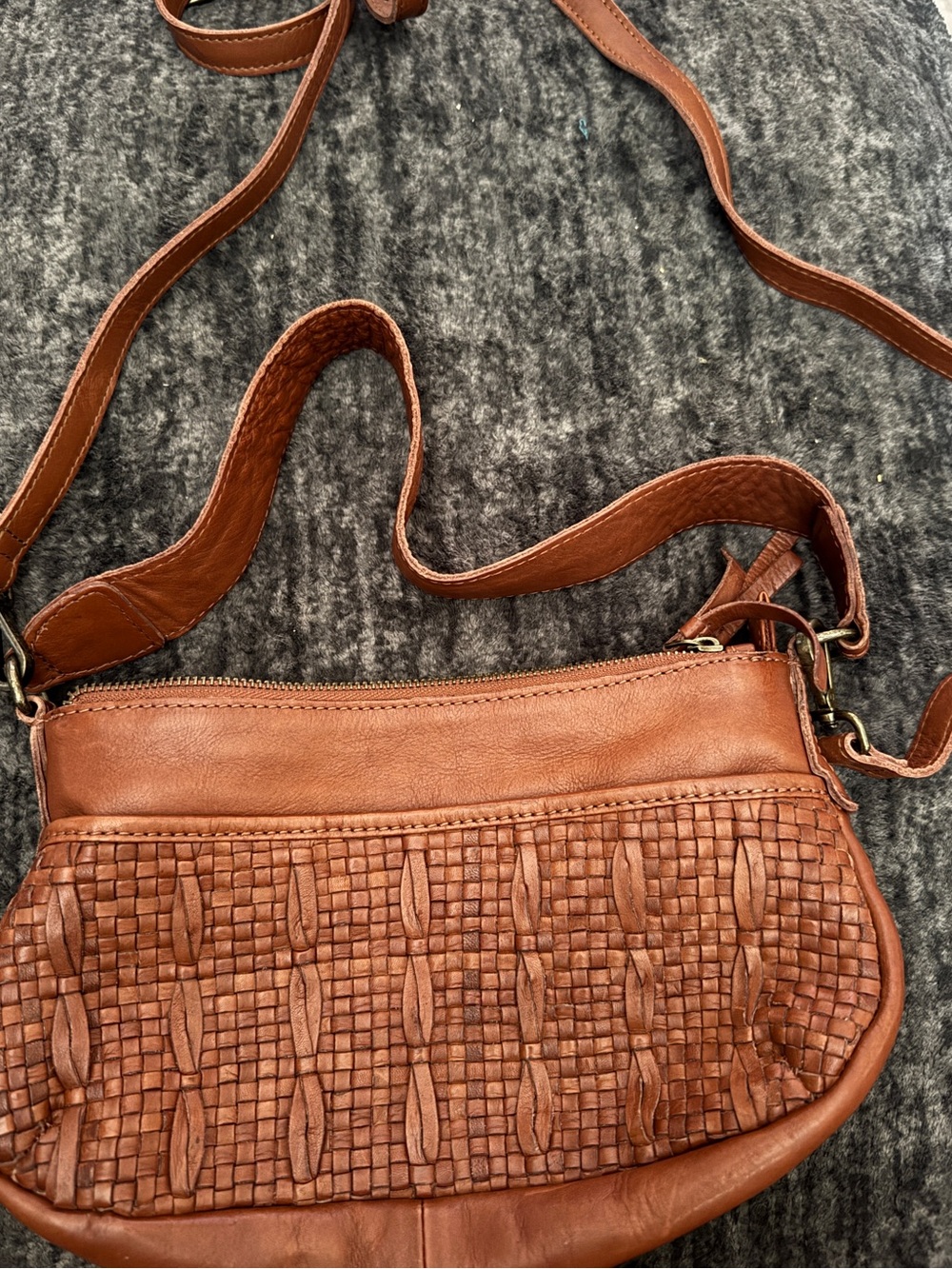 Women's Woven Leather Crossbody Bag - Brown